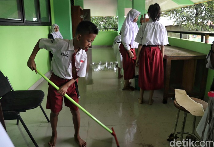 Detail Gambar Tentang Kebersihan Sekolah Nomer 30