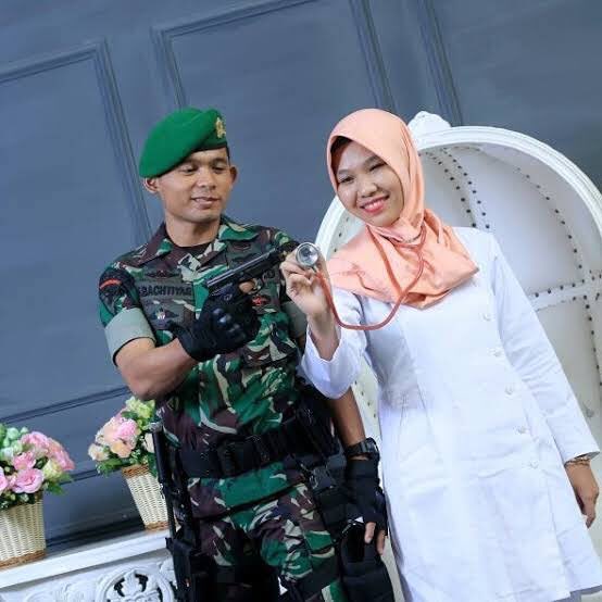 Detail Gambar Tentara Dan Perawat Nomer 36