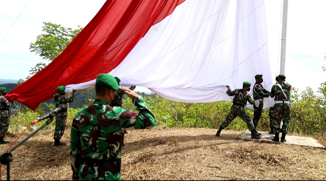 Detail Gambar Tentara Pegang Bendera Merah Putih Nomer 46