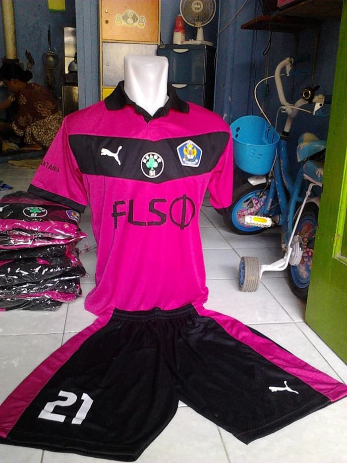 Detail Desain Baju Futsal Warna Pink Nomer 30