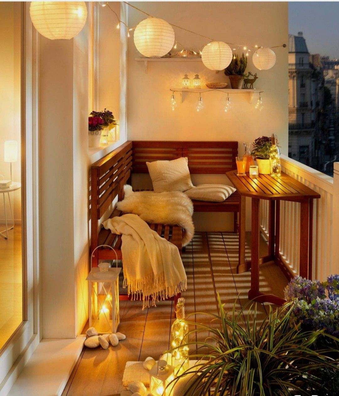 Desain Balkon Kamar