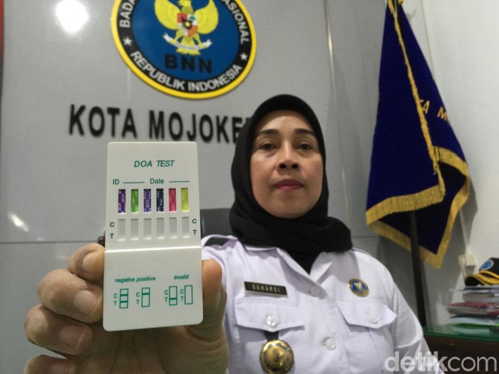 Detail Gambar Tes Urine Positif Narkoba Nomer 14