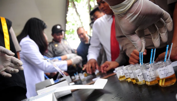 Detail Gambar Tes Urine Positif Narkoba Nomer 52