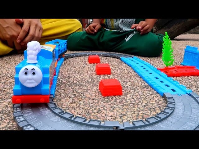 Detail Gambar Thomas Kereta Nomer 28