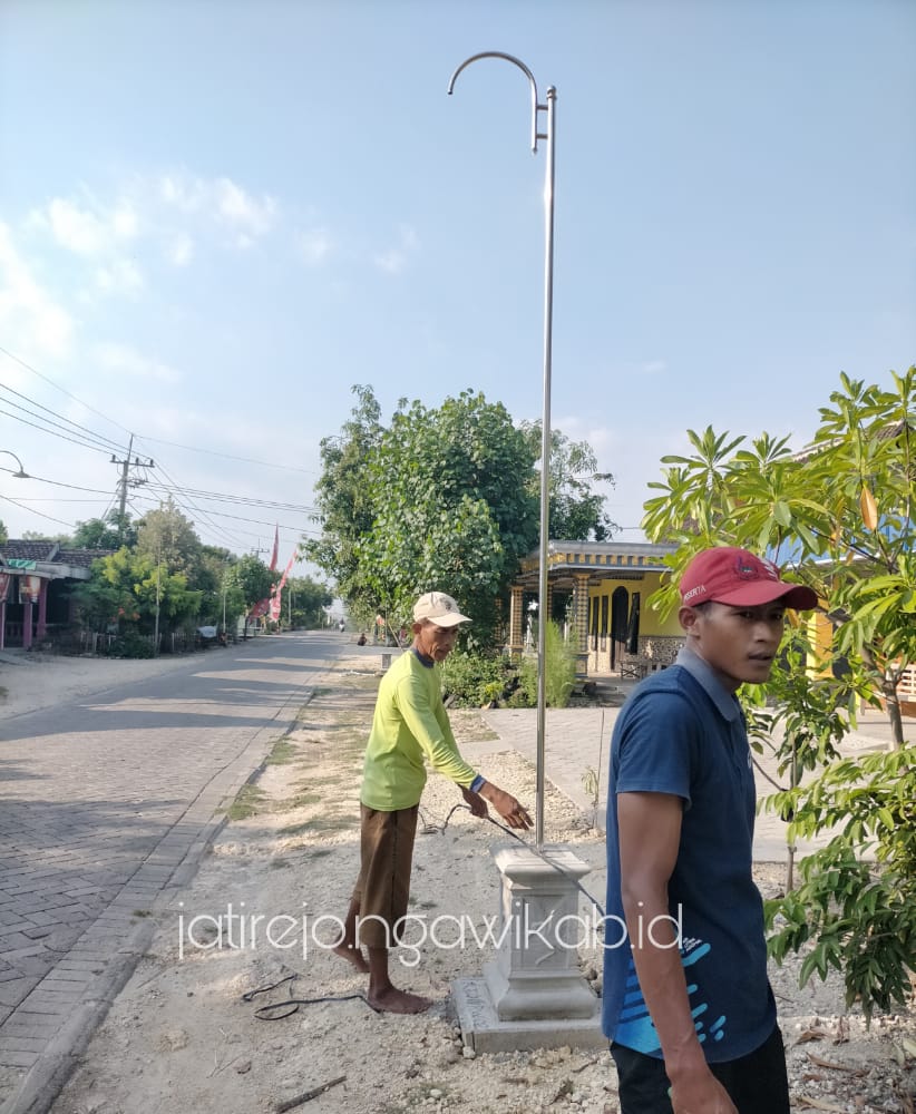 Detail Gambar Tiang Lampu Jalan Kampung Nomer 45