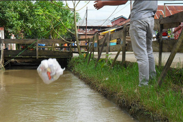 Detail Gambar Tidak Membuang Sampah Sembarangan Nomer 24