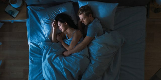 Detail Gambar Tidur Suami Istri Nomer 53