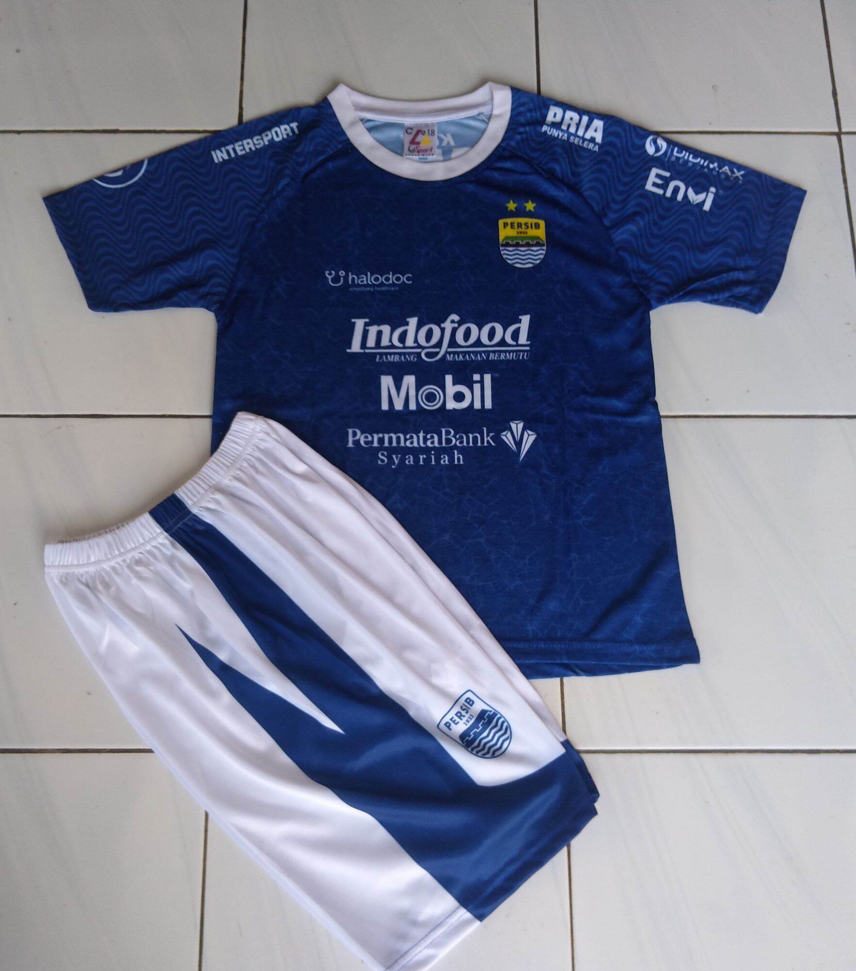 Detail Gambar Tim Persib Gambar Atribut Persib Nomer 26