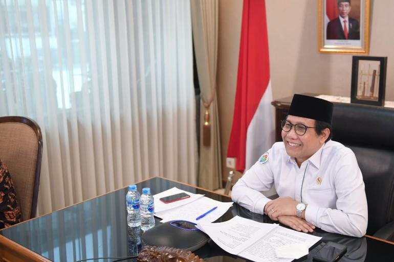 Detail Gambar Tirai Pendidikan Bangsa Nomer 6