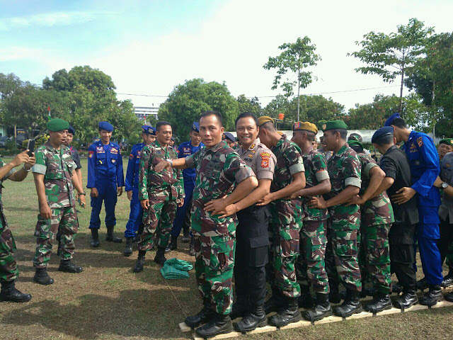 Detail Gambar Tni Polri Kompak Nomer 10