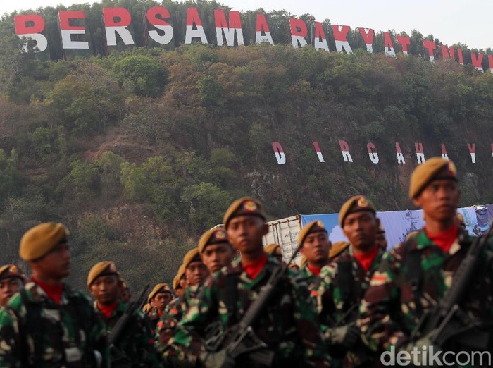 Detail Gambar Tni Rakyat Nomer 25