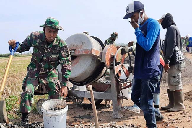 Detail Gambar Tni Rakyat Nomer 51