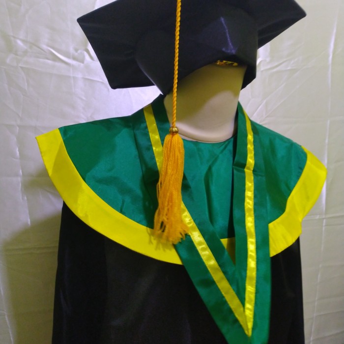 Detail Gambar Toga Sarjana Nomer 36