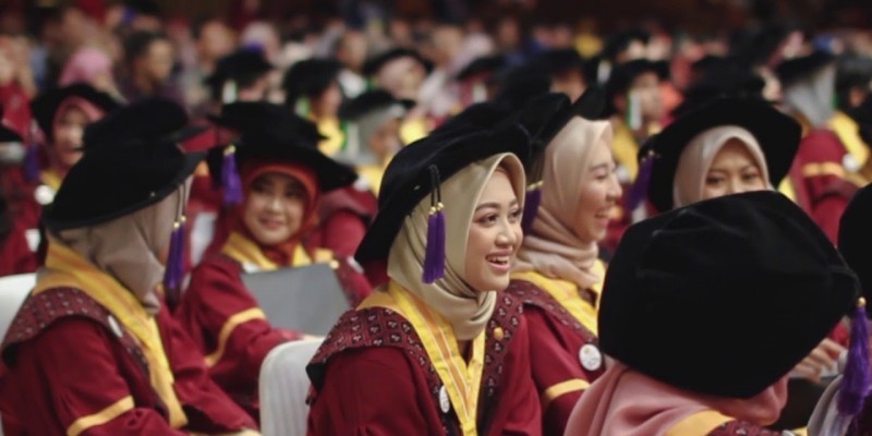 Detail Gambar Toga Wisuda Nomer 25