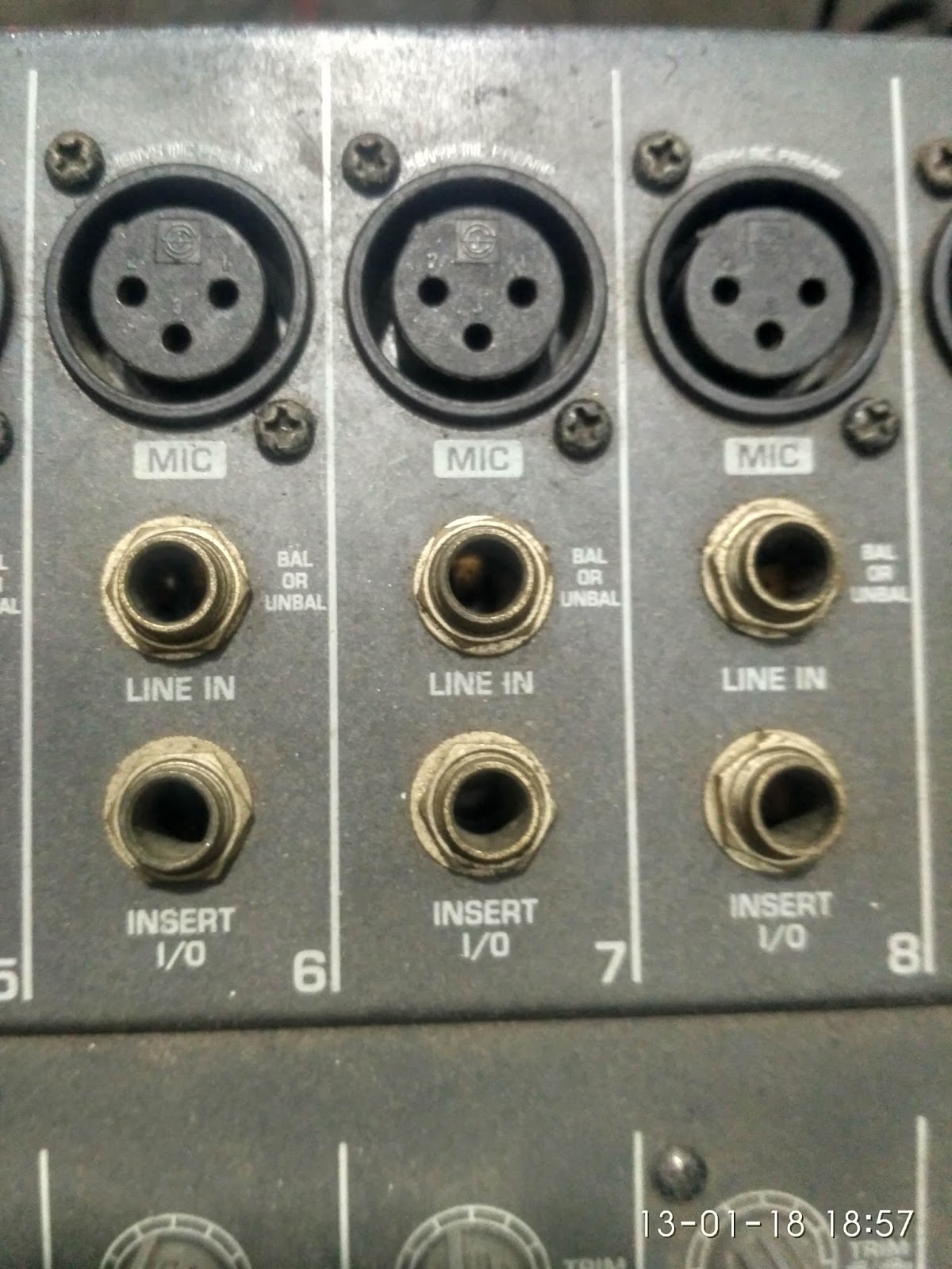 Detail Gambar Tombol Mixer Audio Nomer 10