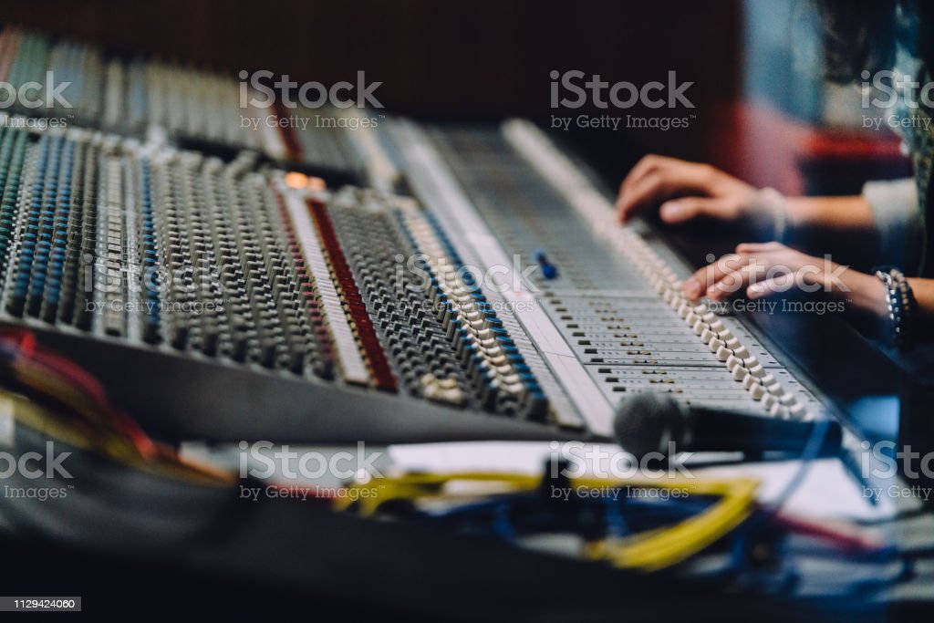 Detail Gambar Tombol Mixer Audio Nomer 22