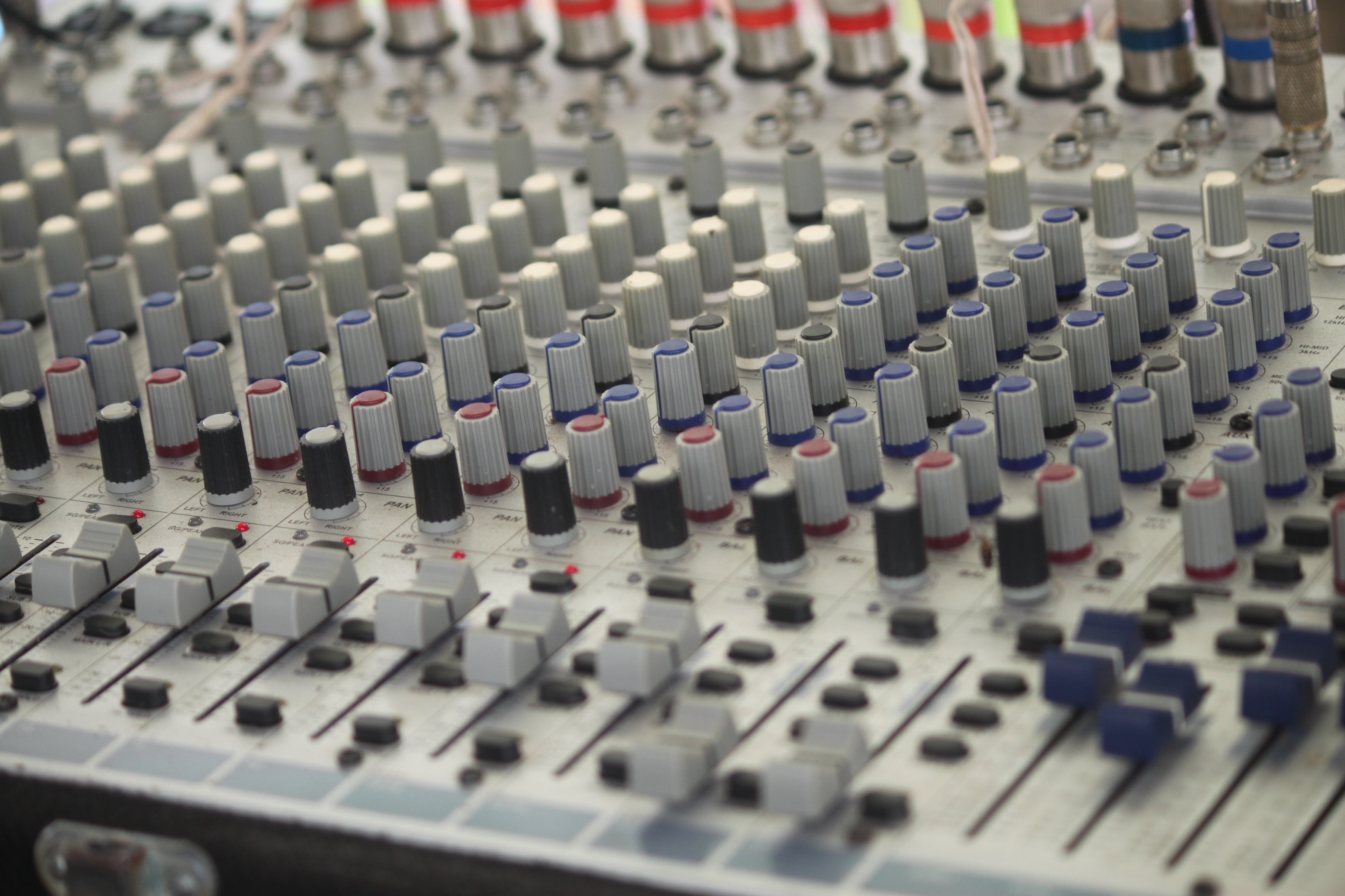 Detail Gambar Tombol Mixer Audio Nomer 34