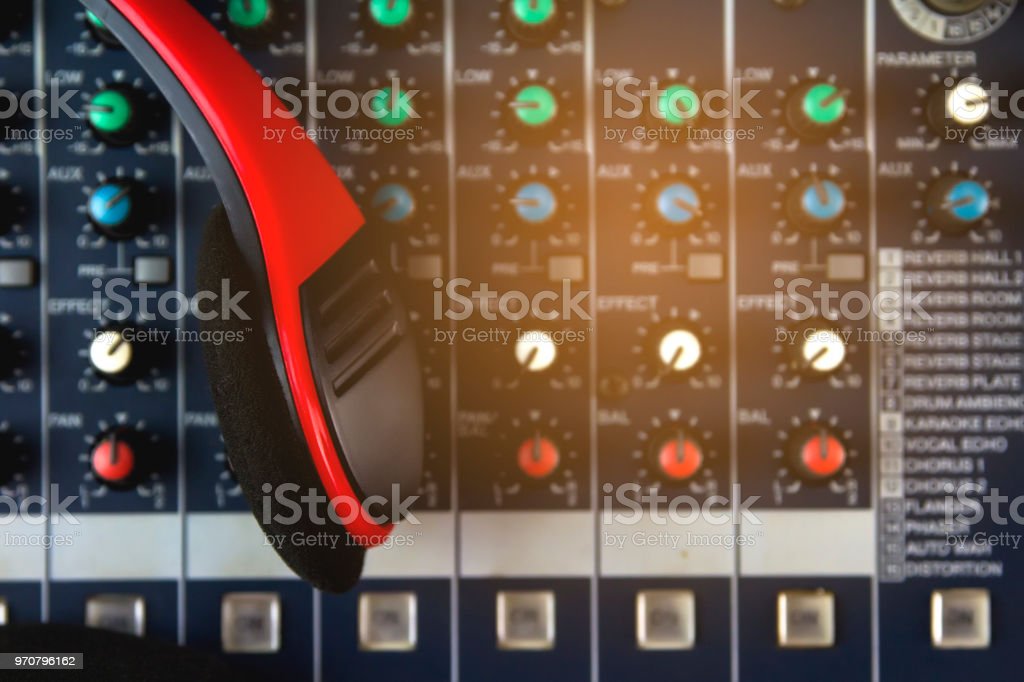 Detail Gambar Tombol Mixer Audio Nomer 35