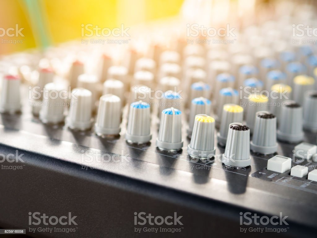Detail Gambar Tombol Mixer Audio Nomer 41