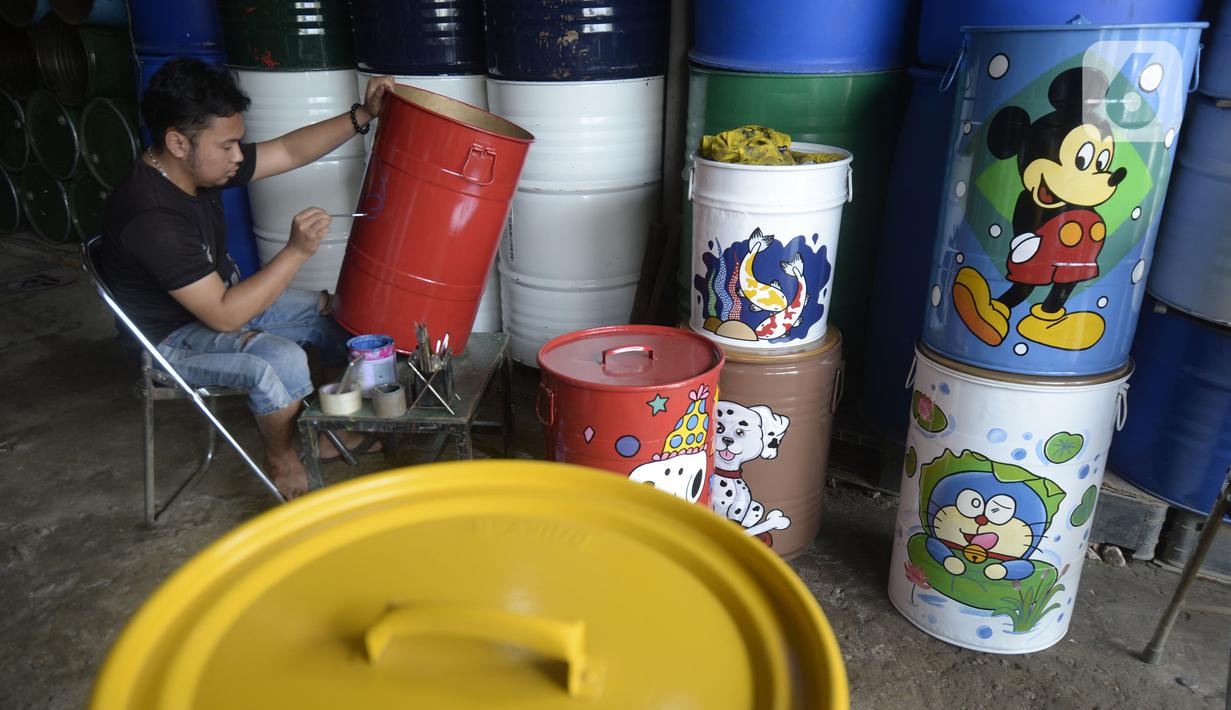 Detail Gambar Tong Sampah Kartun Nomer 30