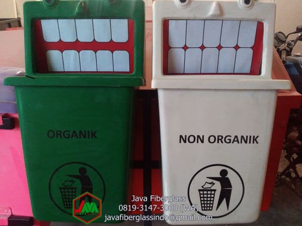 Detail Gambar Tong Sampah Kartun Nomer 44
