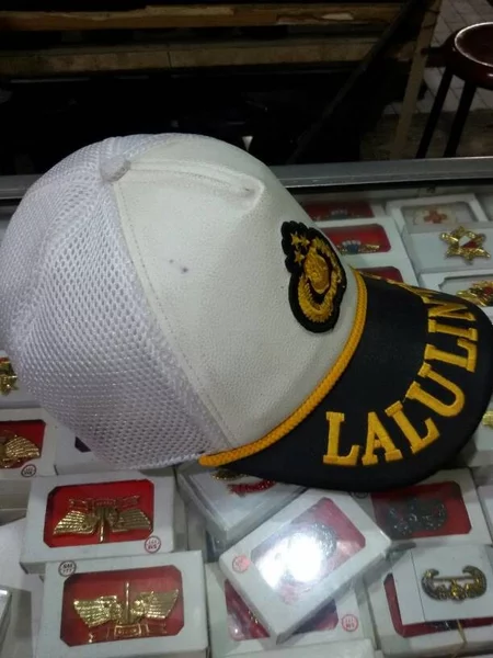 Detail Gambar Topi Lalu Lintas Nomer 24