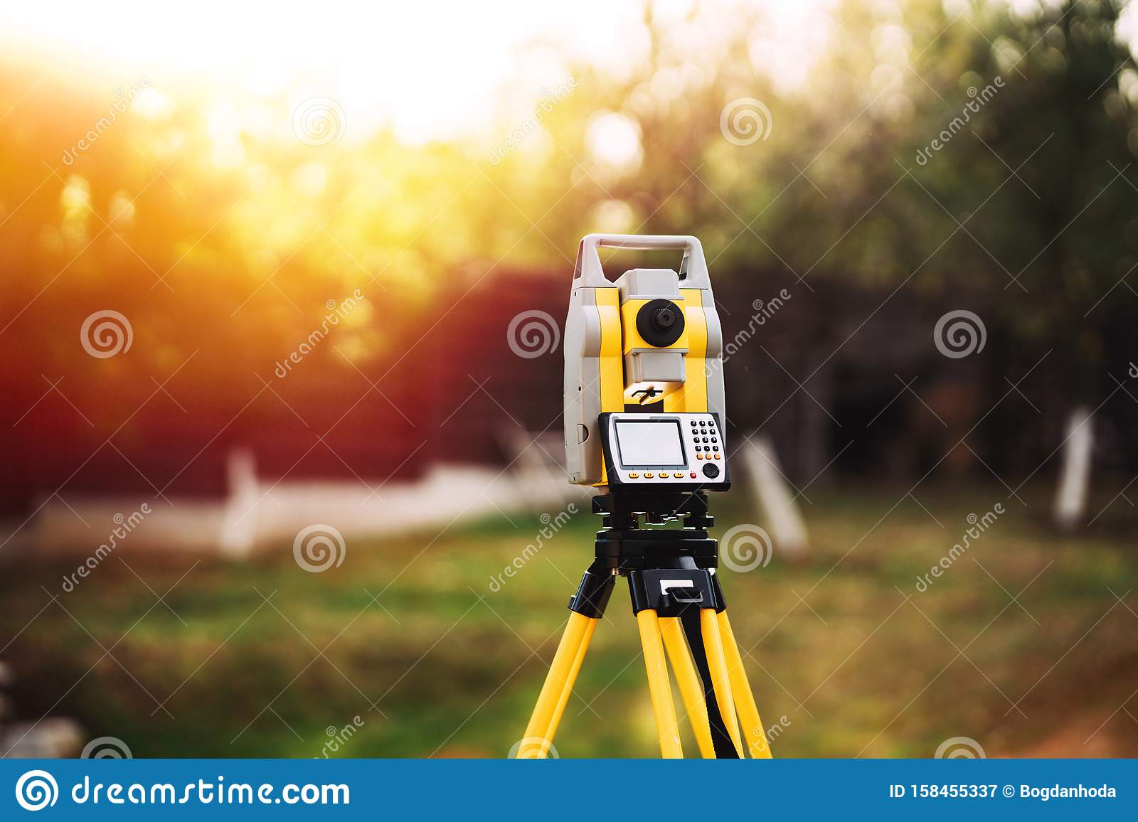 Detail Gambar Total Station Nomer 16