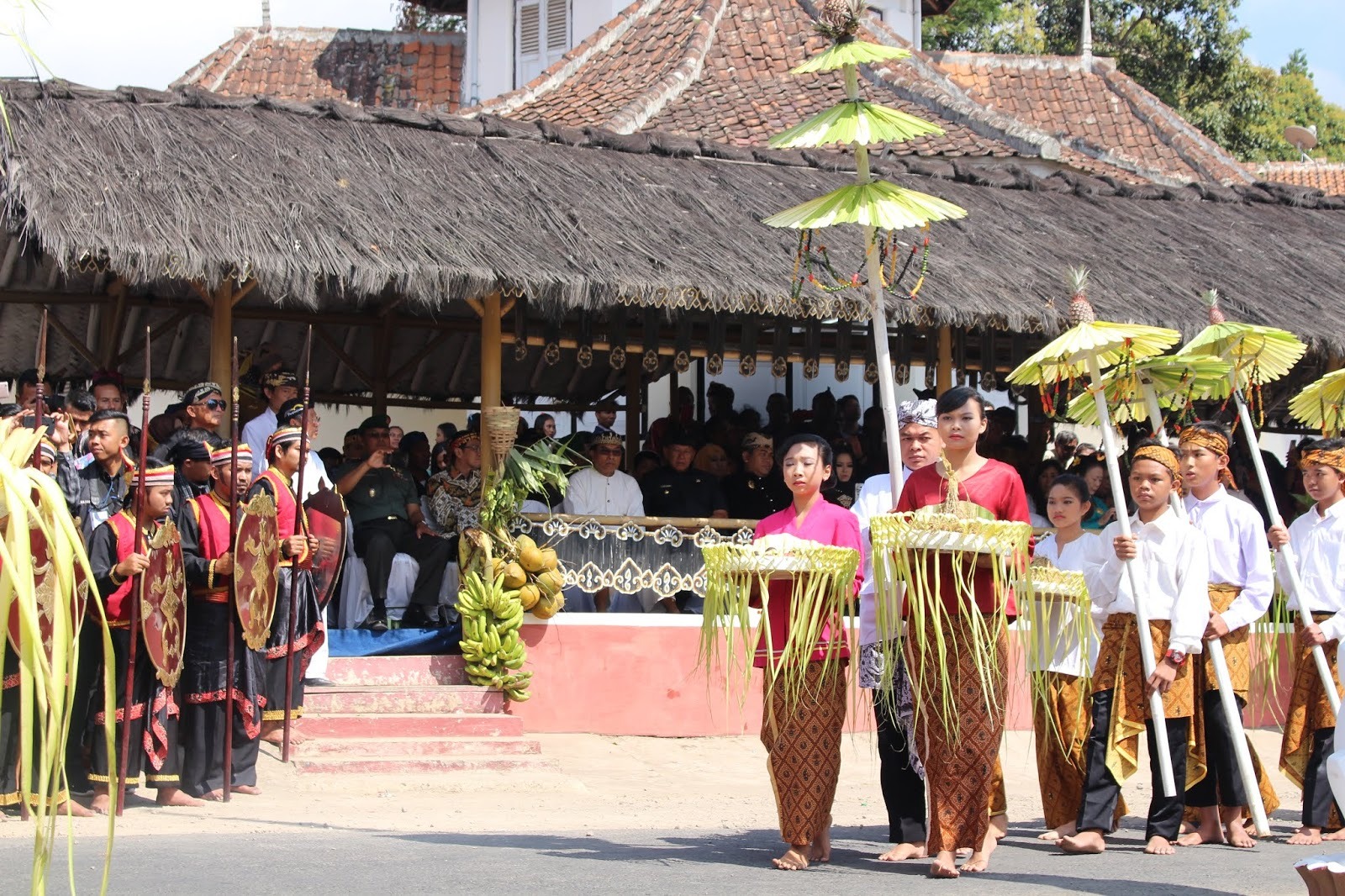 Detail Gambar Tradisi Indonesia Nomer 11