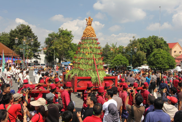 Detail Gambar Tradisi Indonesia Nomer 4