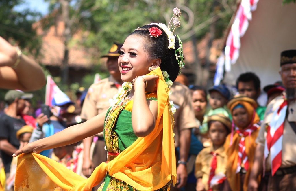Detail Gambar Tradisional Indonesia Nomer 5