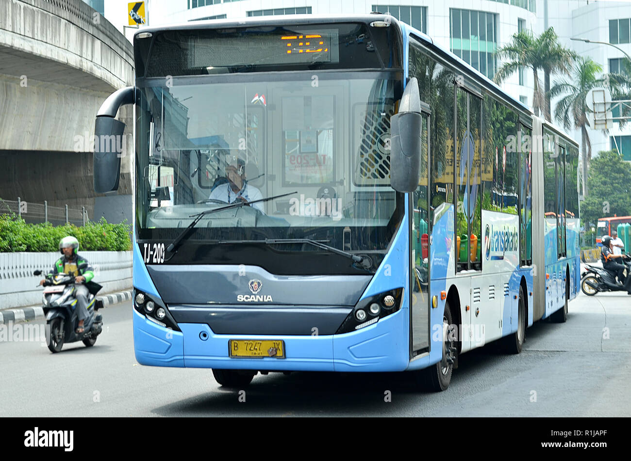 Detail Gambar Trans Jakarta Nomer 28