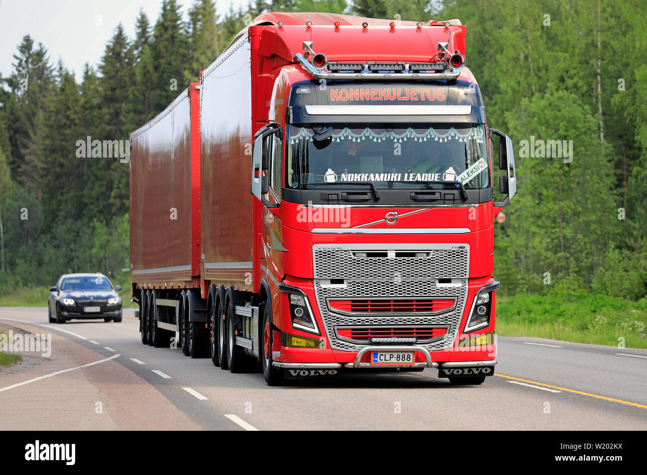 Detail Gambar Truck Volvo Nomer 40