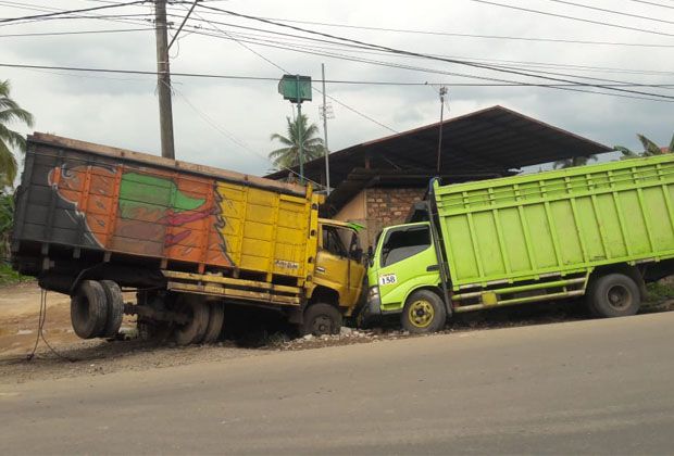 Detail Gambar Truk Batu Bara Nomer 14