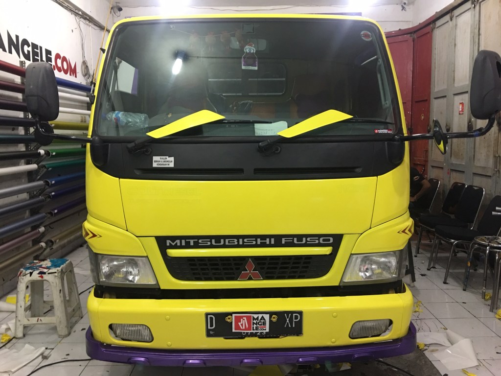 Detail Gambar Truk Kuning Nomer 27