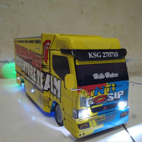 Detail Gambar Truk Kuning Nomer 45