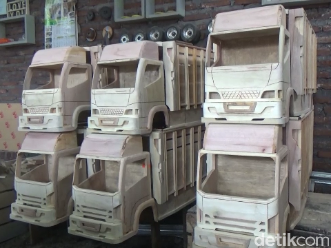 Detail Gambar Truk Miniatur Dari Kayu Nomer 6