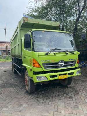 Detail Gambar Truk Tronton Hino Nomer 12