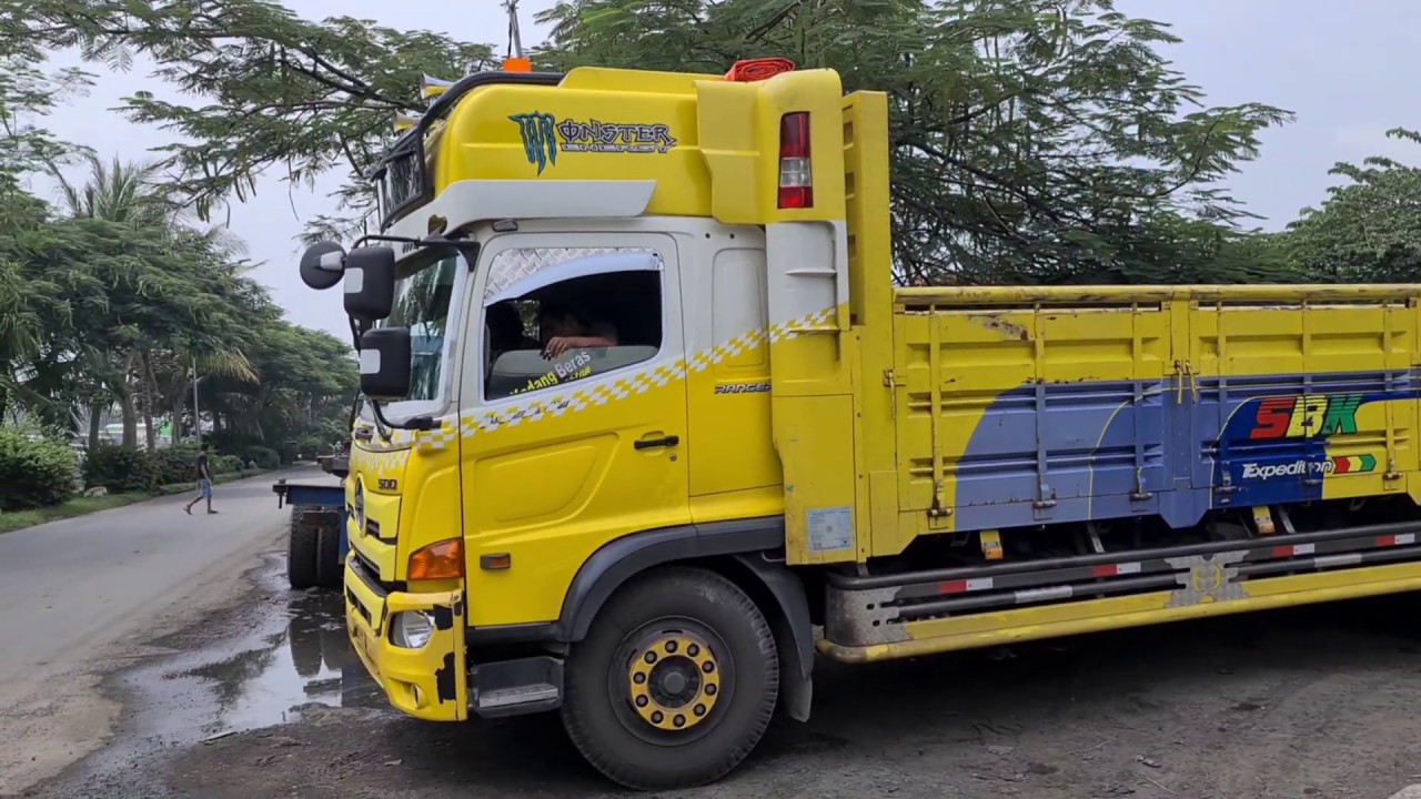 Detail Gambar Truk Tronton Hino Nomer 40