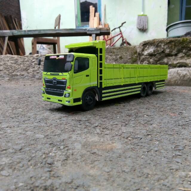 Detail Gambar Truk Tronton Hino Nomer 49