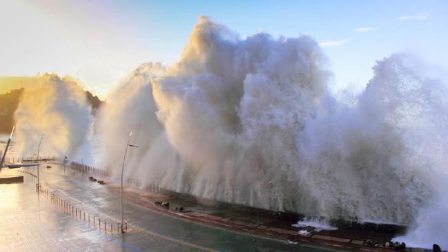 Detail Gambar Tsunami Dan Gempa Bumi Nomer 21