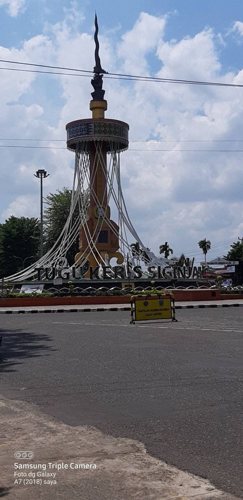 Detail Gambar Tugu Keris Siginjai Jambi Nomer 13