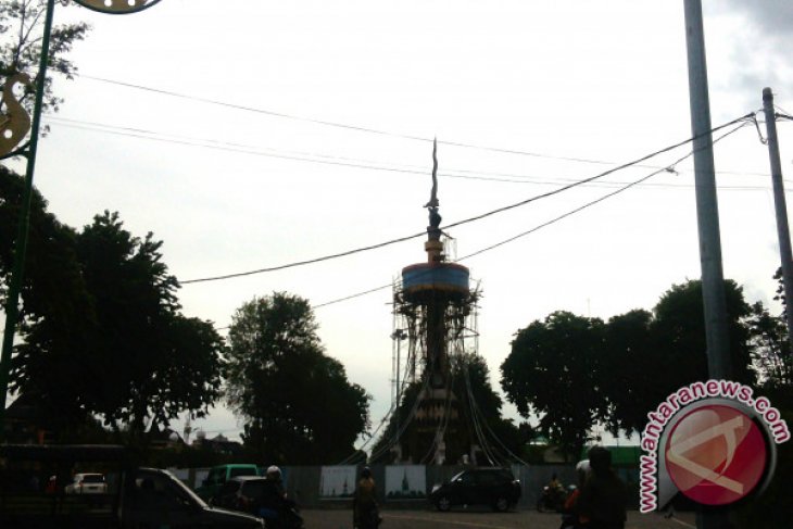 Detail Gambar Tugu Keris Siginjai Jambi Nomer 48