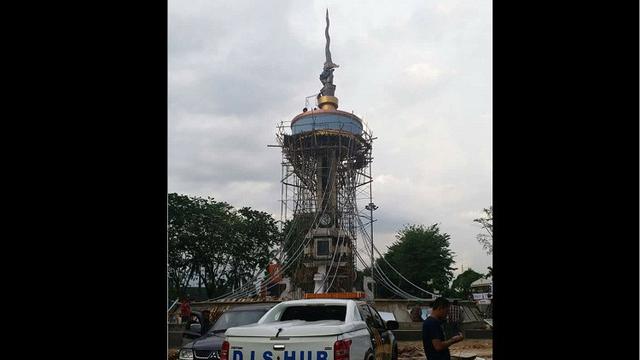 Detail Gambar Tugu Keris Siginjai Jambi Nomer 50