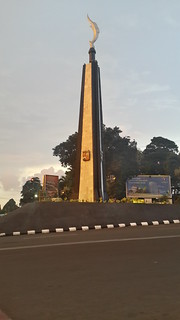 Detail Gambar Tugu Kujang Nomer 25