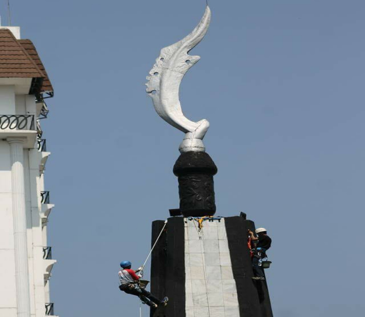 Detail Gambar Tugu Kujang Nomer 31