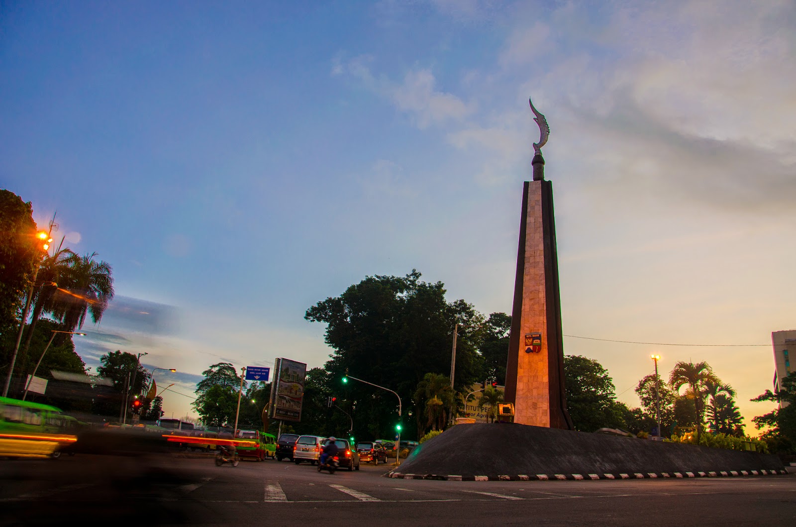 Detail Gambar Tugu Kujang Bogor Nomer 18