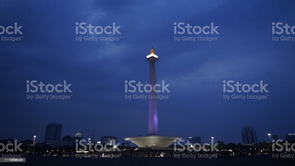 Detail Gambar Tugu Monas Jakarta Nomer 27