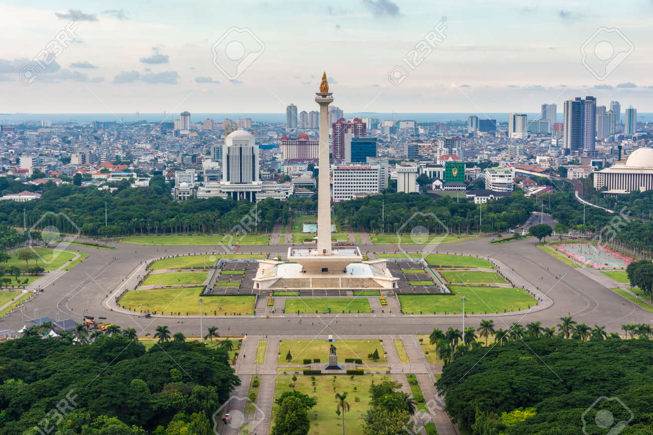 Detail Gambar Tugu Monas Jakarta Nomer 10