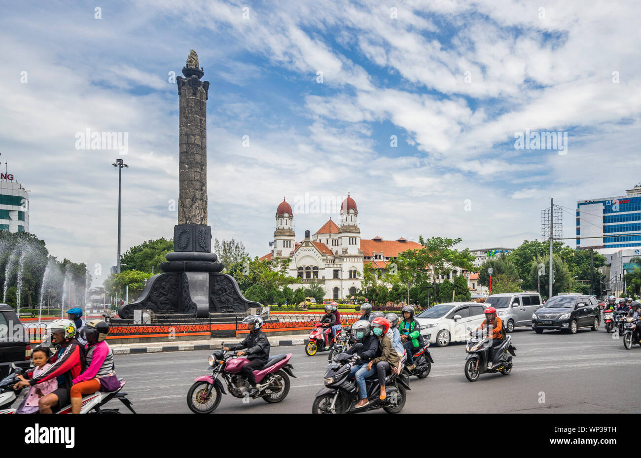 Detail Gambar Tugu Muda Hitam Putih Nomer 48