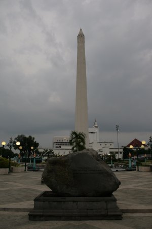 Detail Gambar Tugu Pahlawan Nomer 56